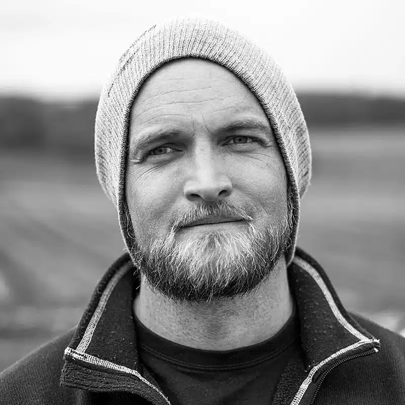 Slitesterke malingssystemer for tak og metall med dokumentert beskyttelse mot rust, fukt og UV, utviklet for nordiske forhold og lang levetid i krevende yrkesmessig bruk.